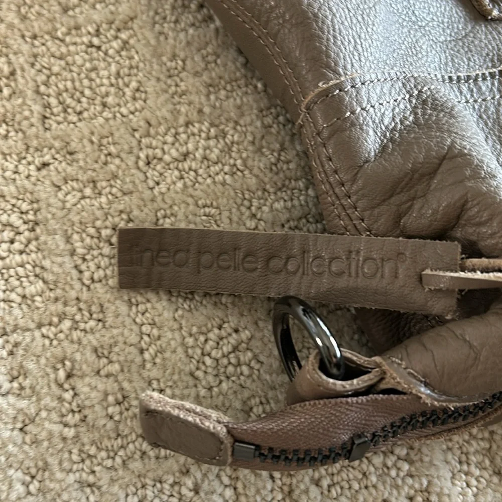 EUC Linea Pelle soft leather studded shoulder bag - Picture 4 of 9